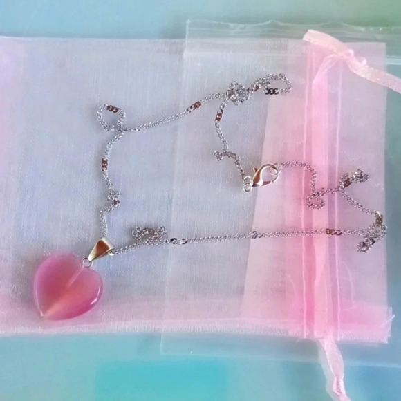 Breast cancer awareness heart. 18 inch stainless steel necklace n charm..NWT - Picture 2 of 4